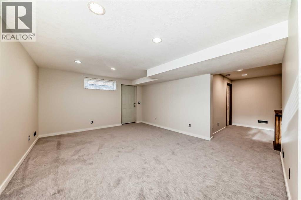 Single Family House for Sale in  Everstone Boulevard SW Evergreen Calgary 