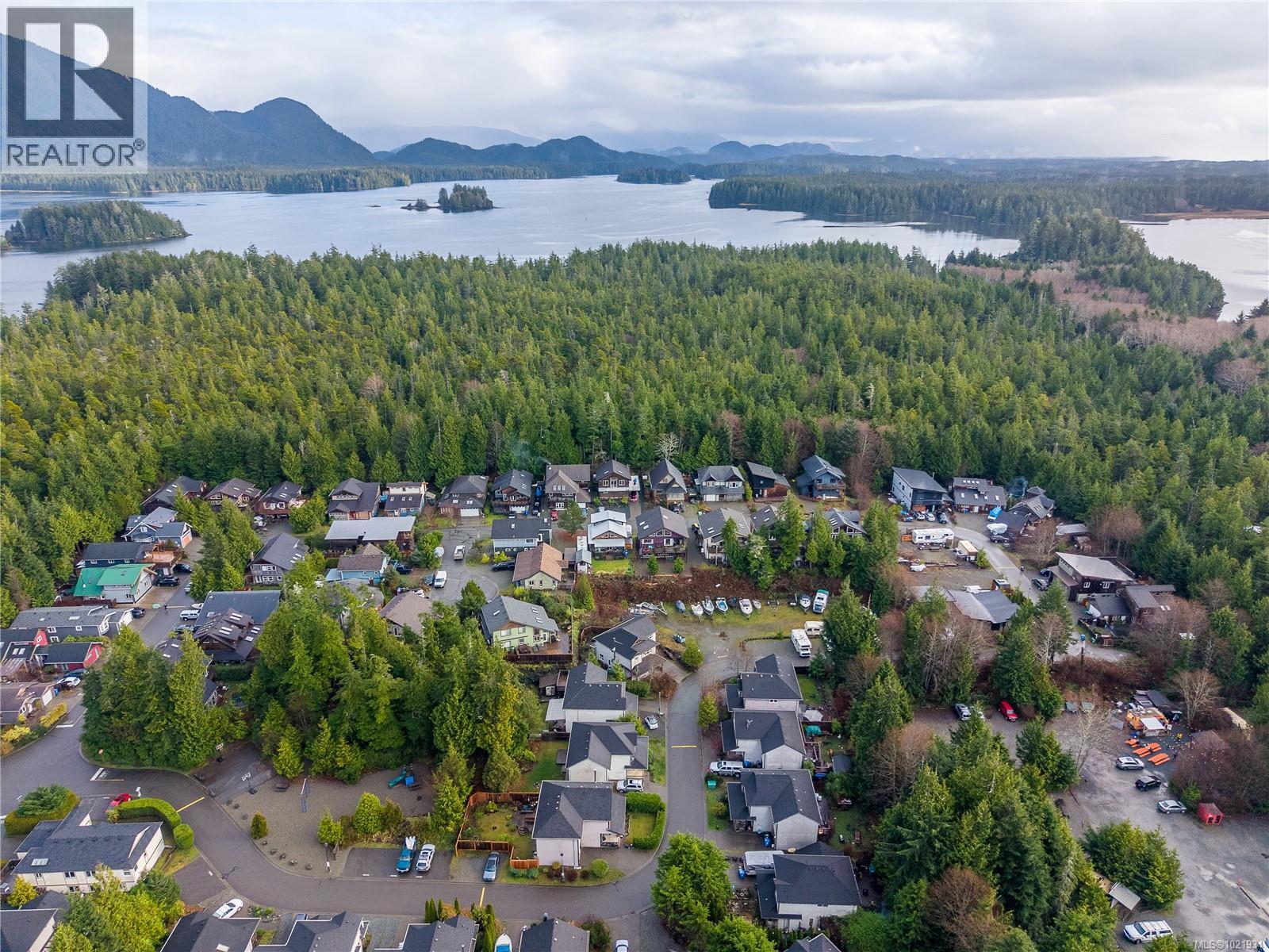 809 ocean park Dr, Tofino