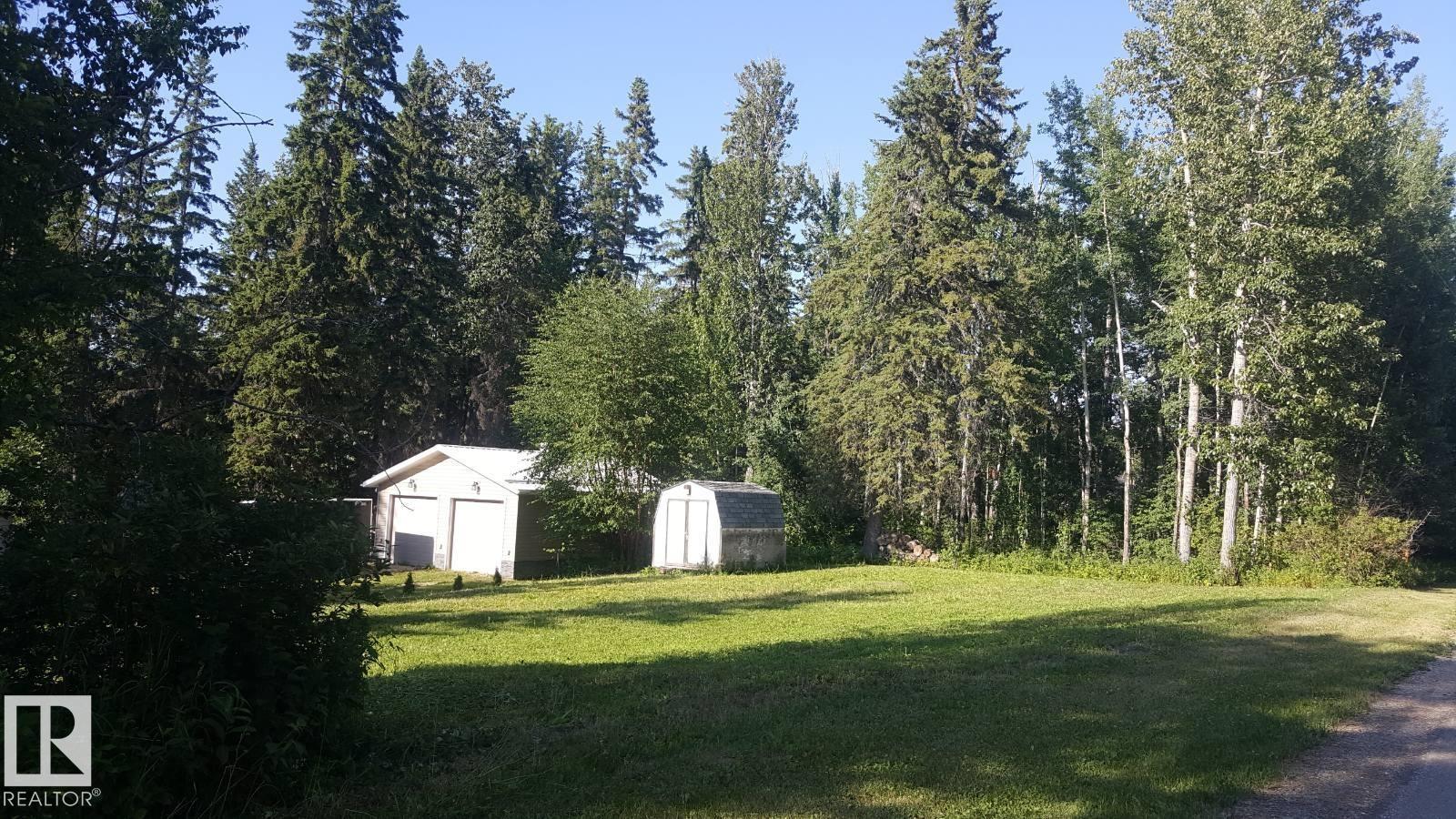 26 Pine CR, Rural Parkland County