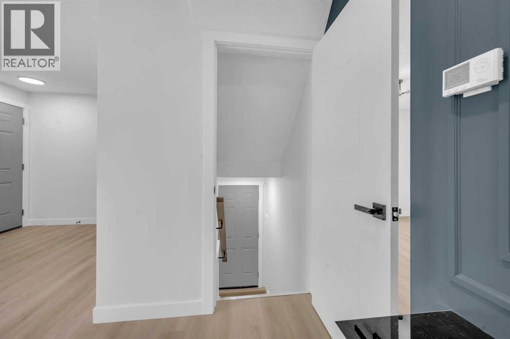 Single Family House for Sale in  Erin Ridge Road SE Erin Woods Calgary 