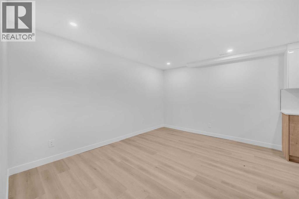 Single Family House for Sale in  Erin Ridge Road SE Erin Woods Calgary 