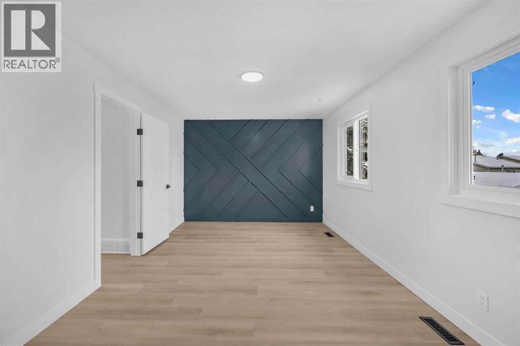 Single Family House for Sale in  Erin Ridge Road SE Erin Woods Calgary 