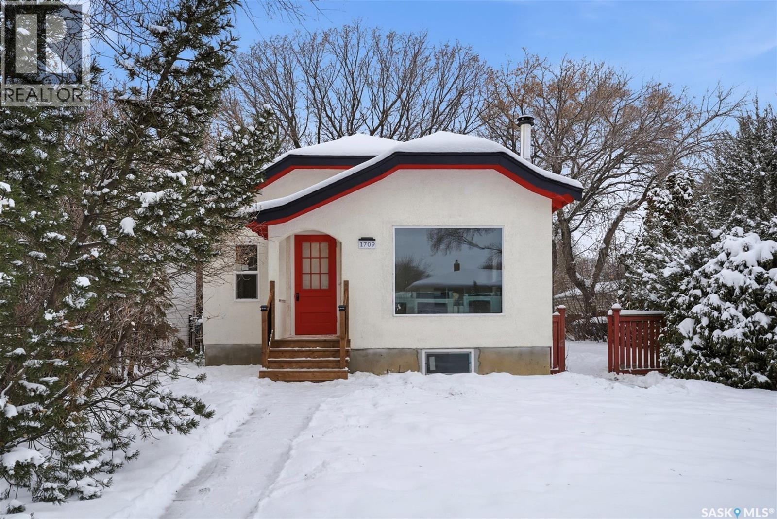 Single Family House Bungalow for Sale in  E AVENUE N Saskatoon 