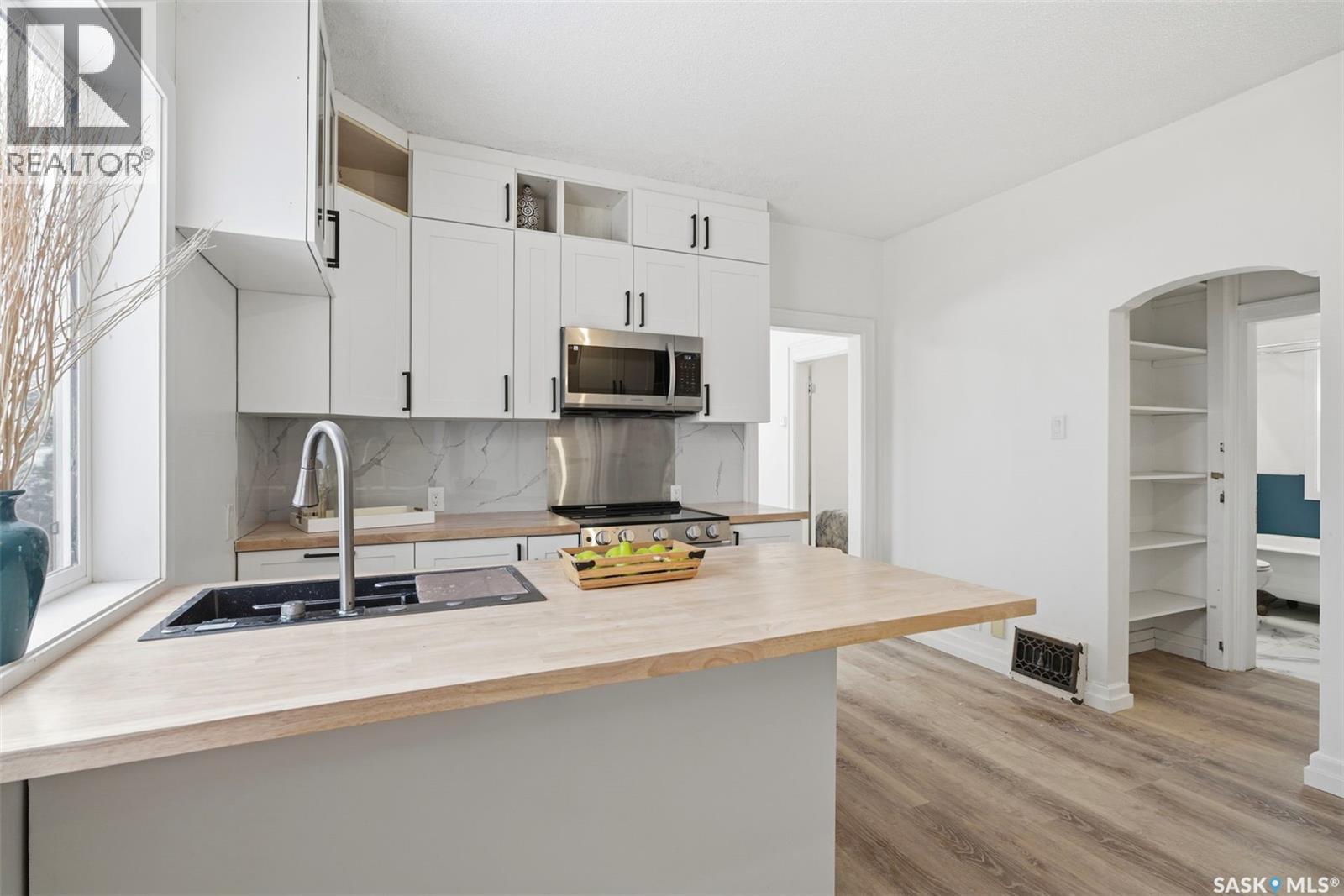 Single Family House Bungalow for Sale in  E AVENUE N Saskatoon 