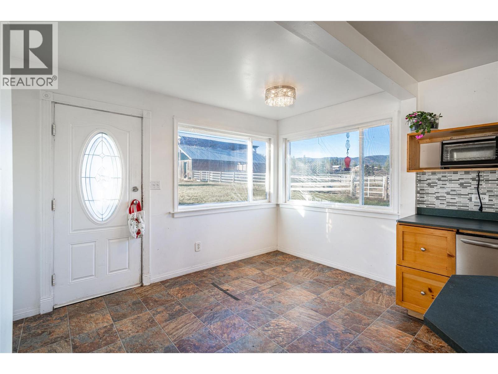 4435 Hallam Road, Armstrong