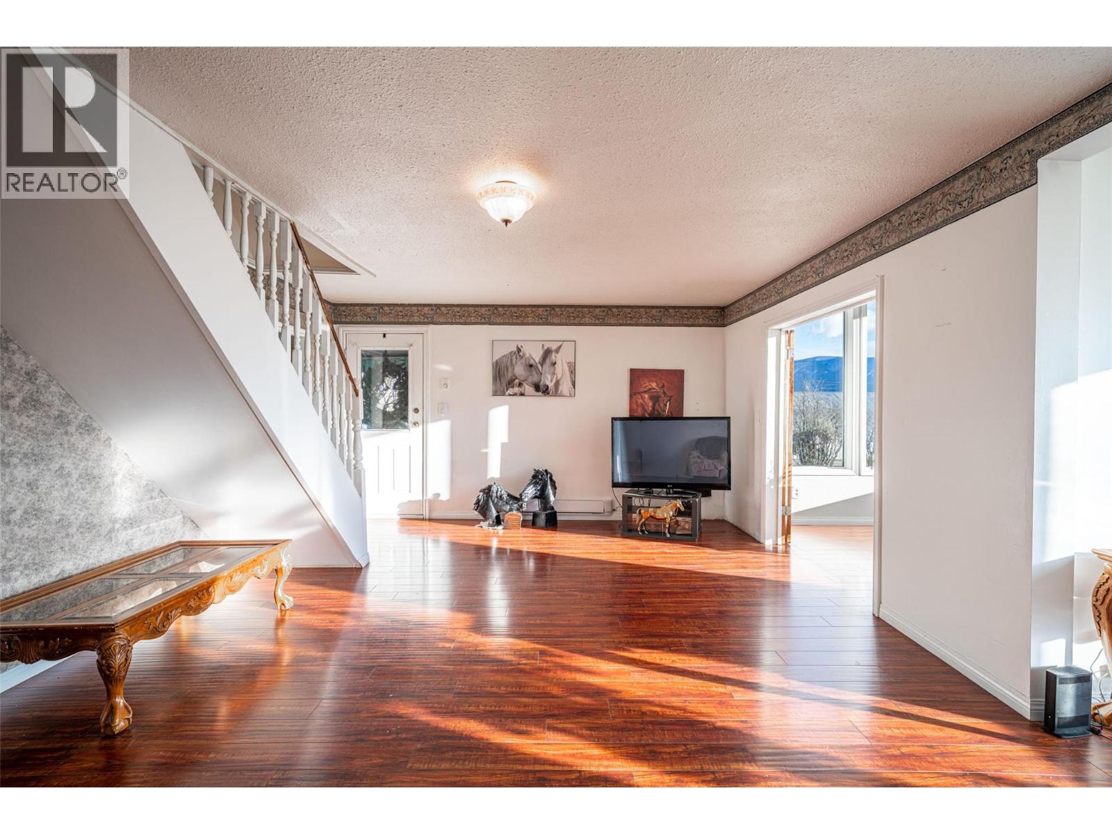 4435 Hallam Road, Armstrong