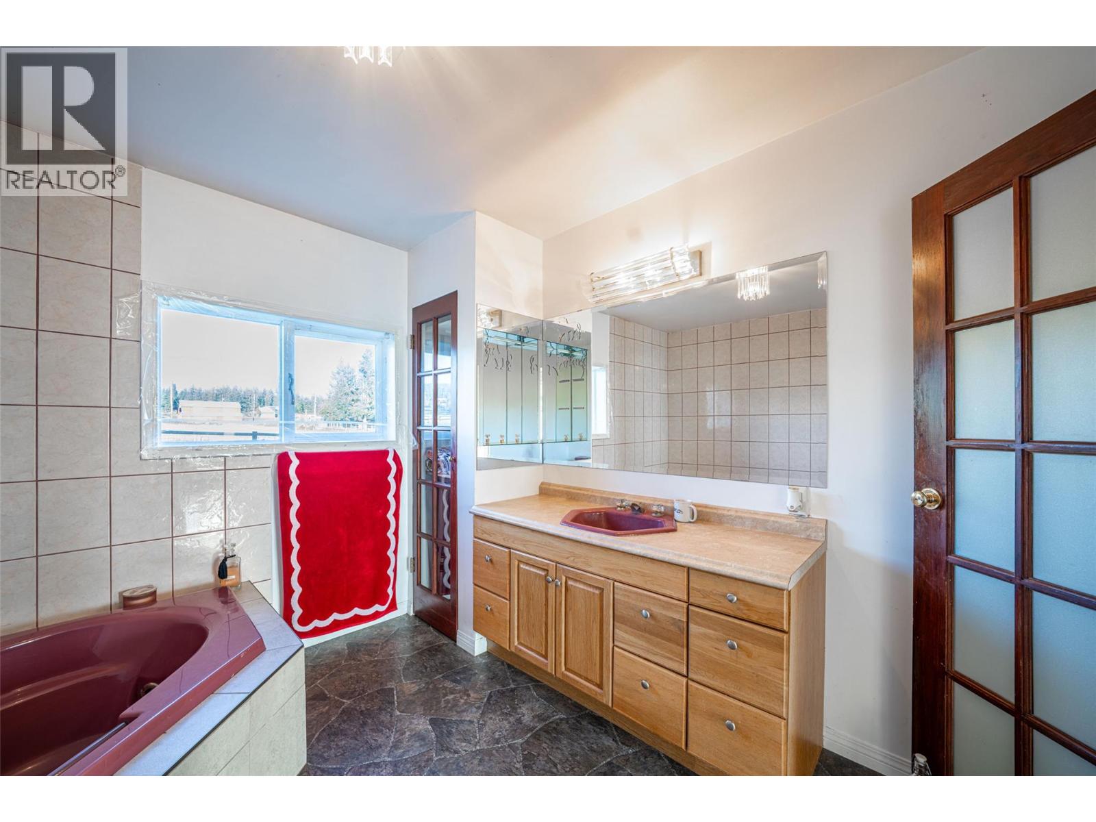 4435 Hallam Road, Armstrong