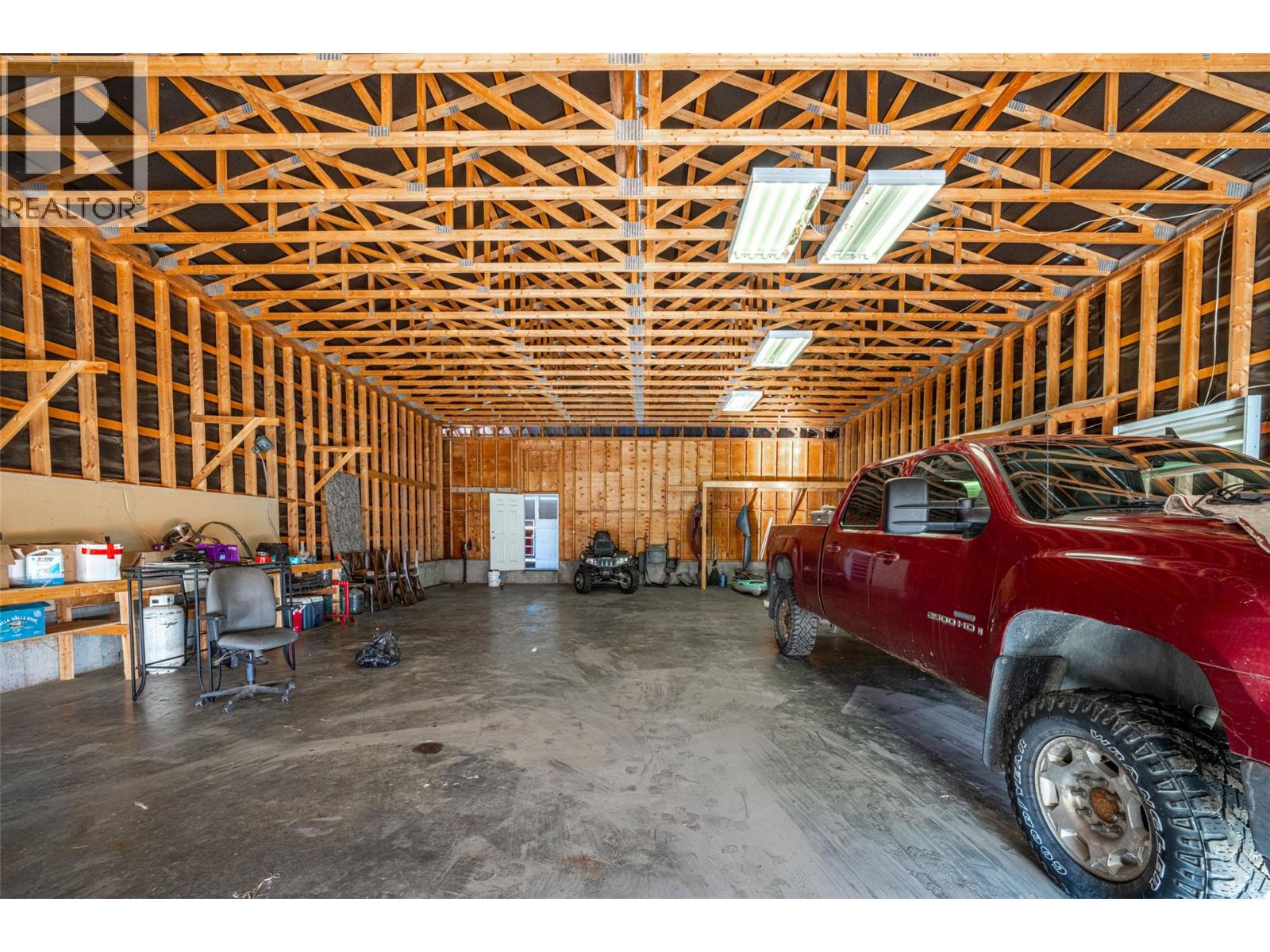 4435 Hallam Road, Armstrong