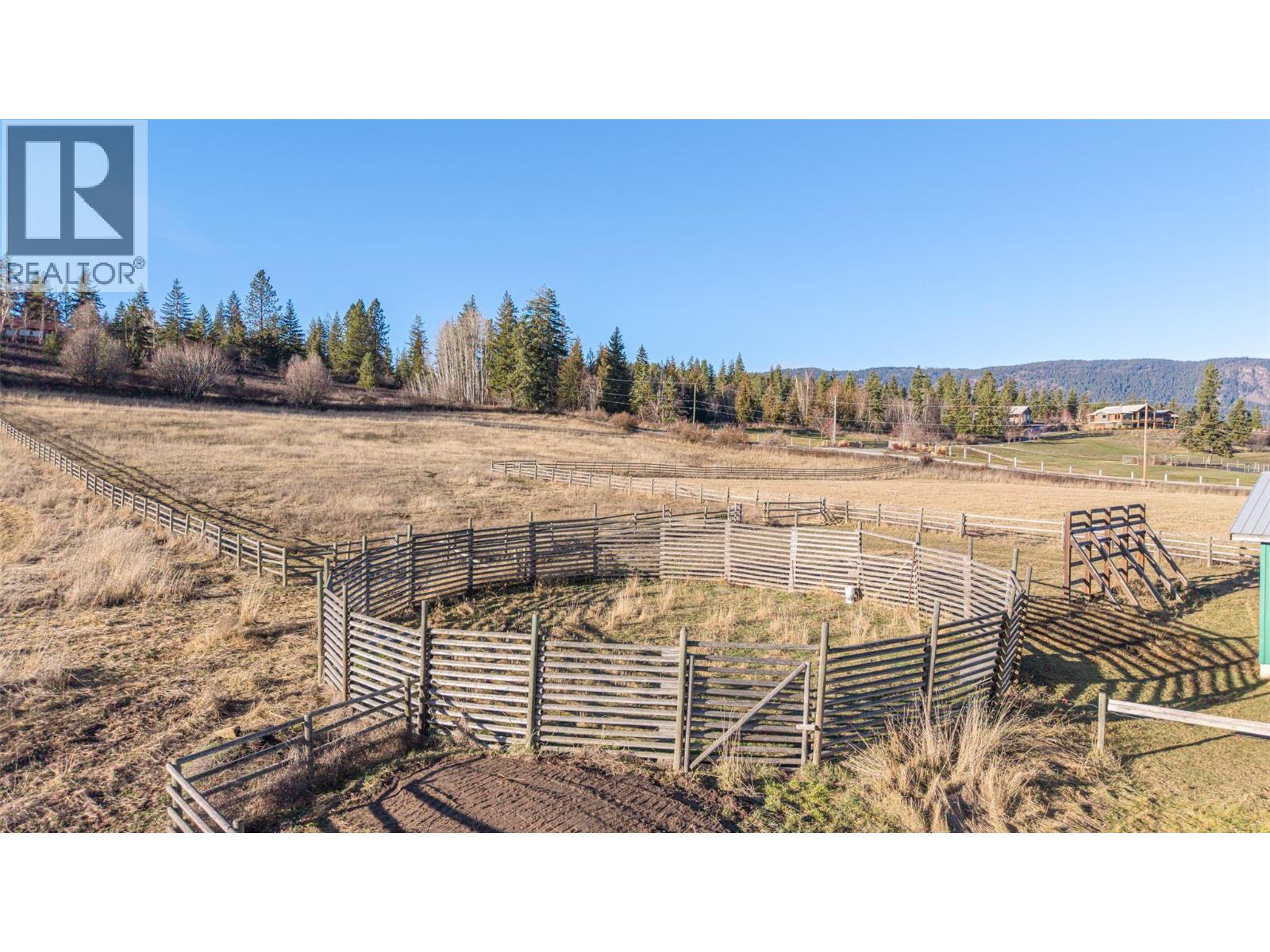 4435 Hallam Road, Armstrong