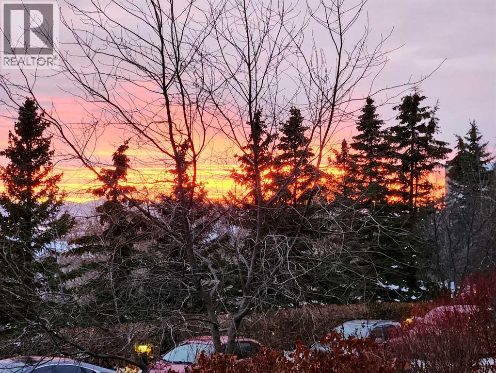 Single Family House for Sale in   Rocky Vista Park NW Rocky Ridge Calgary 