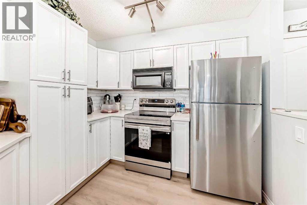 Single Family House for Sale in   Rocky Vista Park NW Rocky Ridge Calgary 