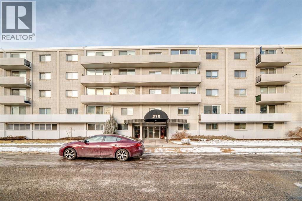 Single Family House for Sale in    Avenue NE Crescent Heights Calgary 