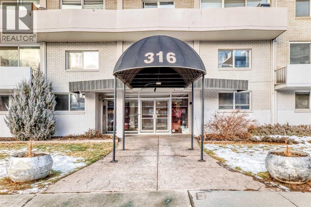 Single Family House for Sale in    Avenue NE Crescent Heights Calgary 