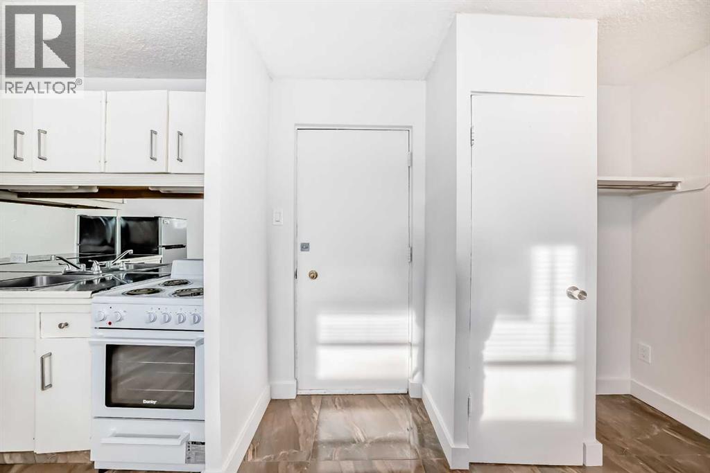 Single Family House for Sale in    Avenue NE Crescent Heights Calgary 