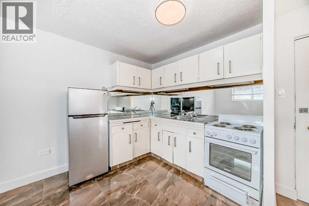 Single Family House for Sale in    Avenue NE Crescent Heights Calgary 