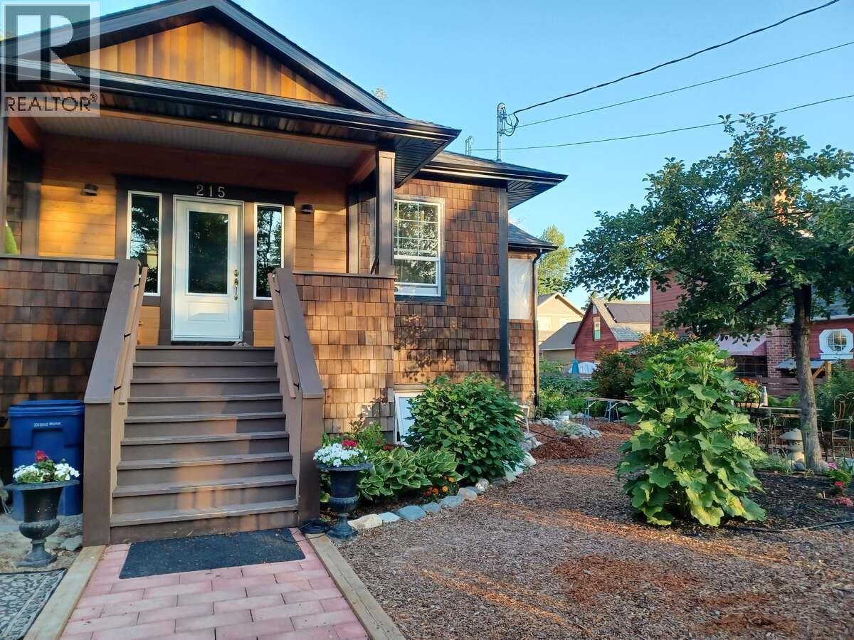 215 13th Avenue S, Cranbrook