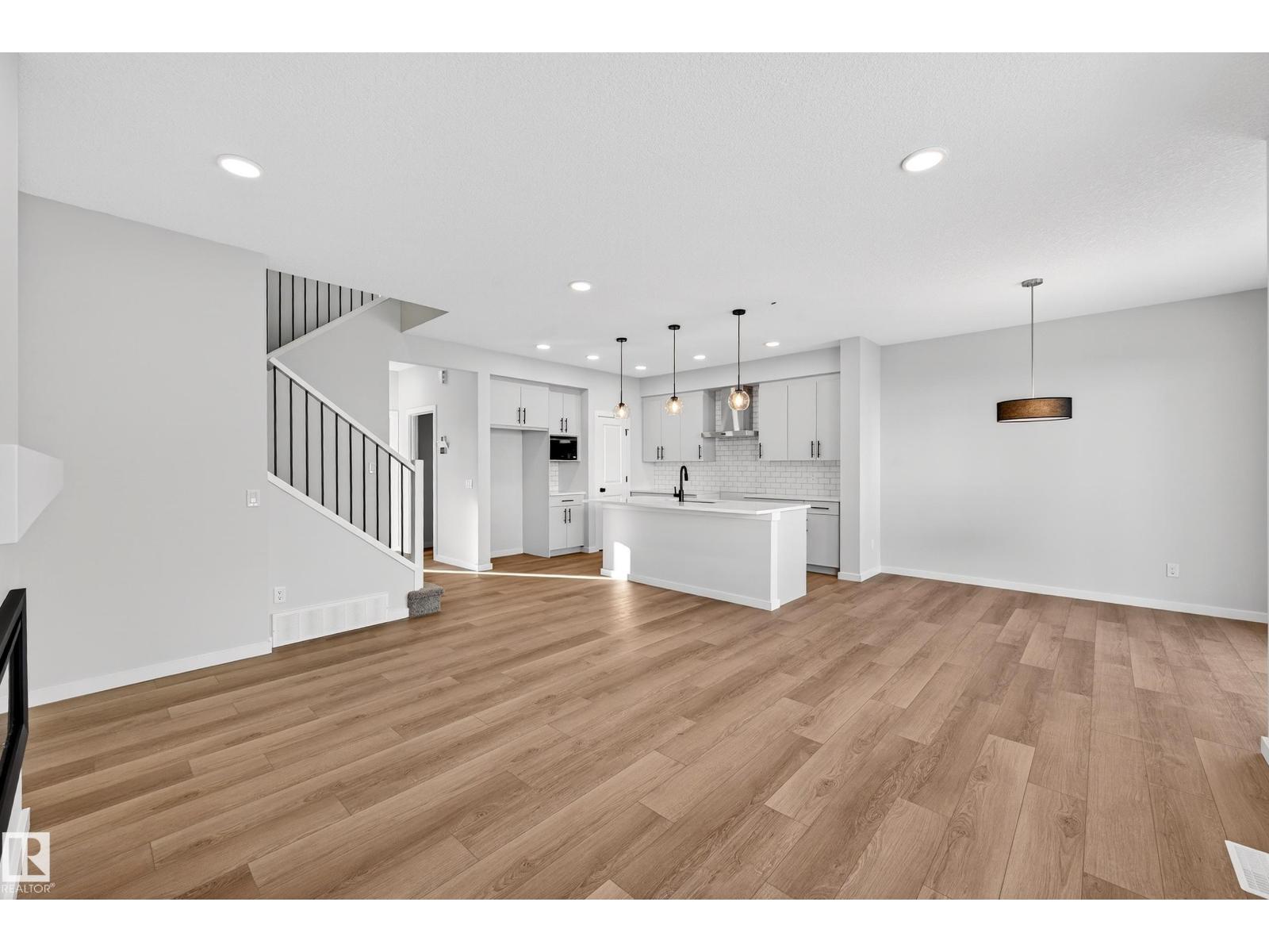 2251 194 ST NW - 8