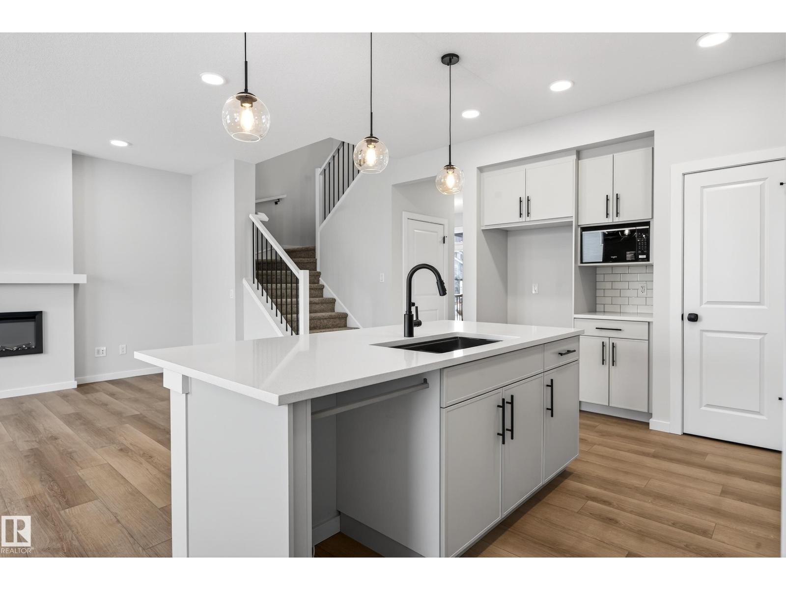 2251 194 ST NW - 2