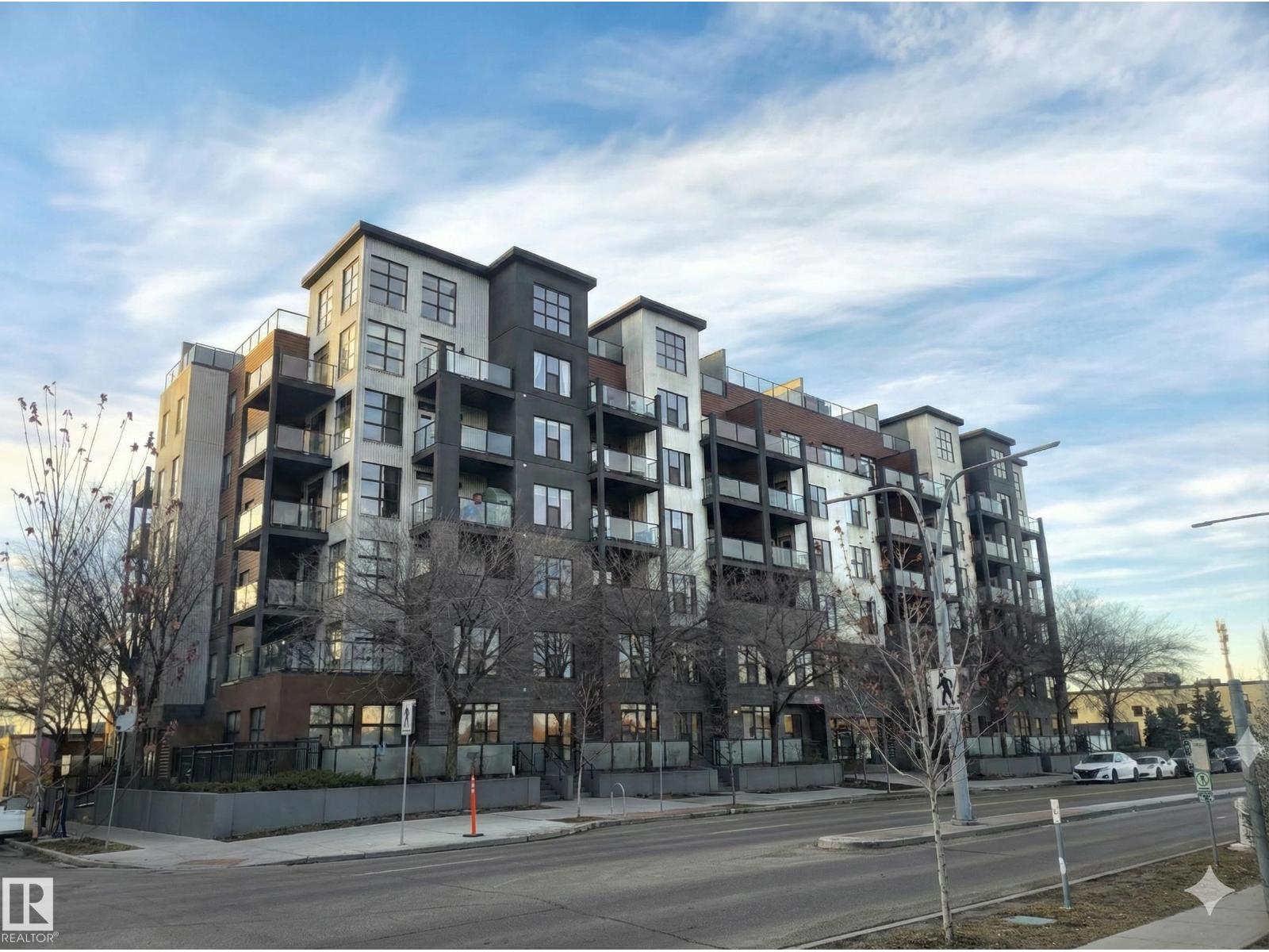 #108 10518 113 ST NW - 1
