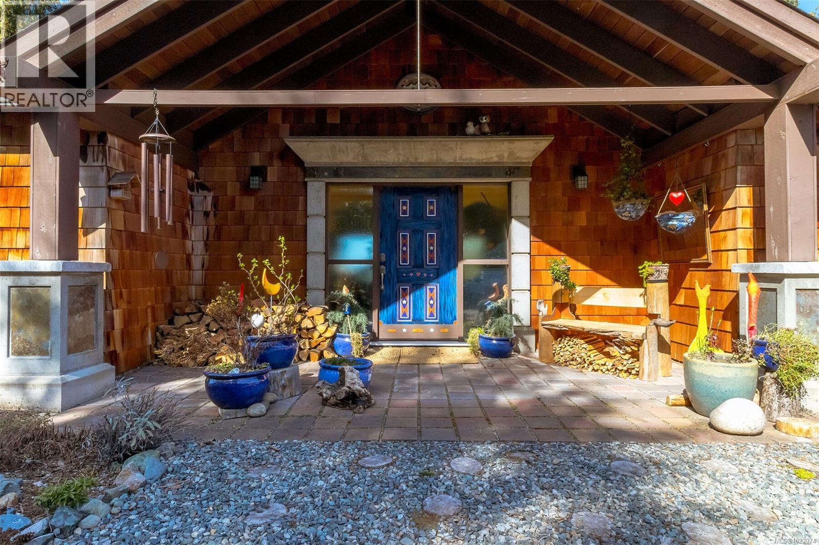 1860 Ashling Rd, Qualicum Beach