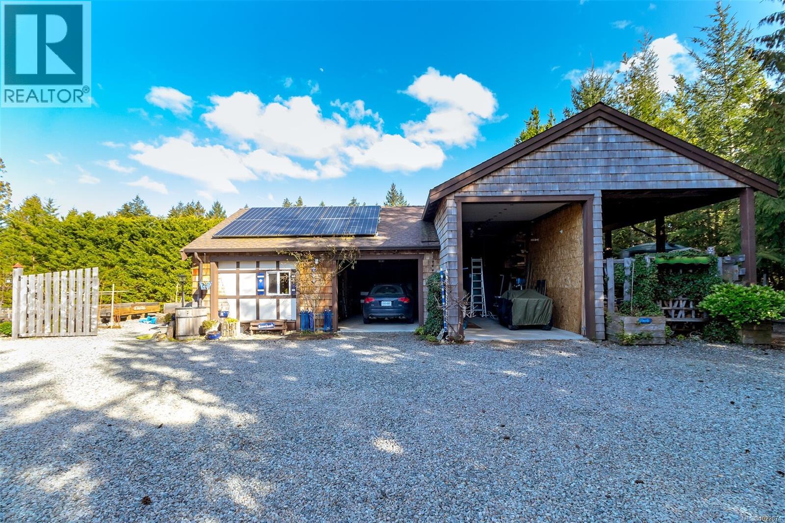1860 Ashling Rd, Qualicum Beach