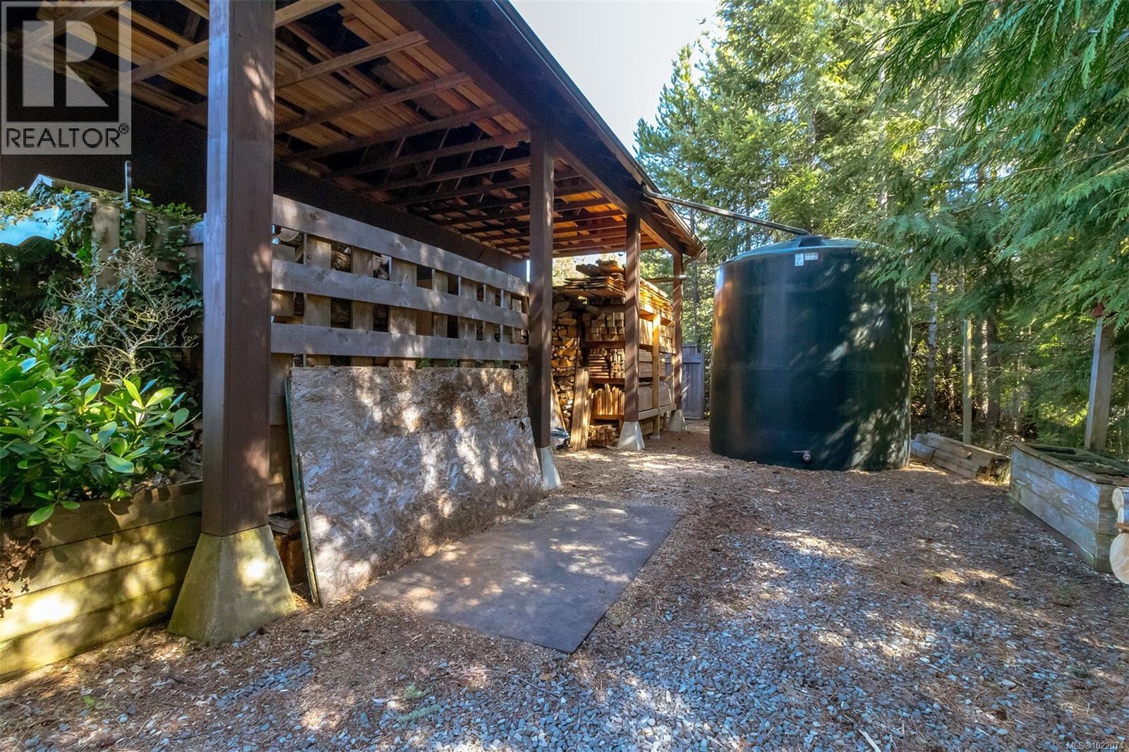 1860 Ashling Rd, Qualicum Beach