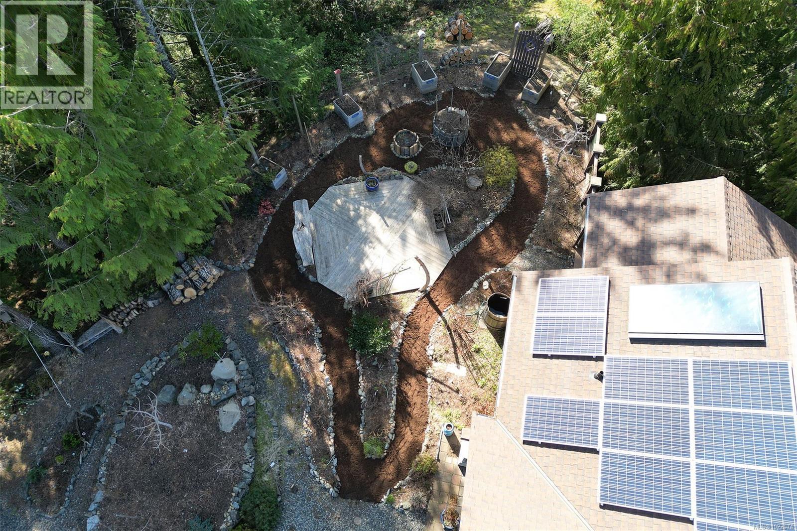 1860 Ashling Rd, Qualicum Beach