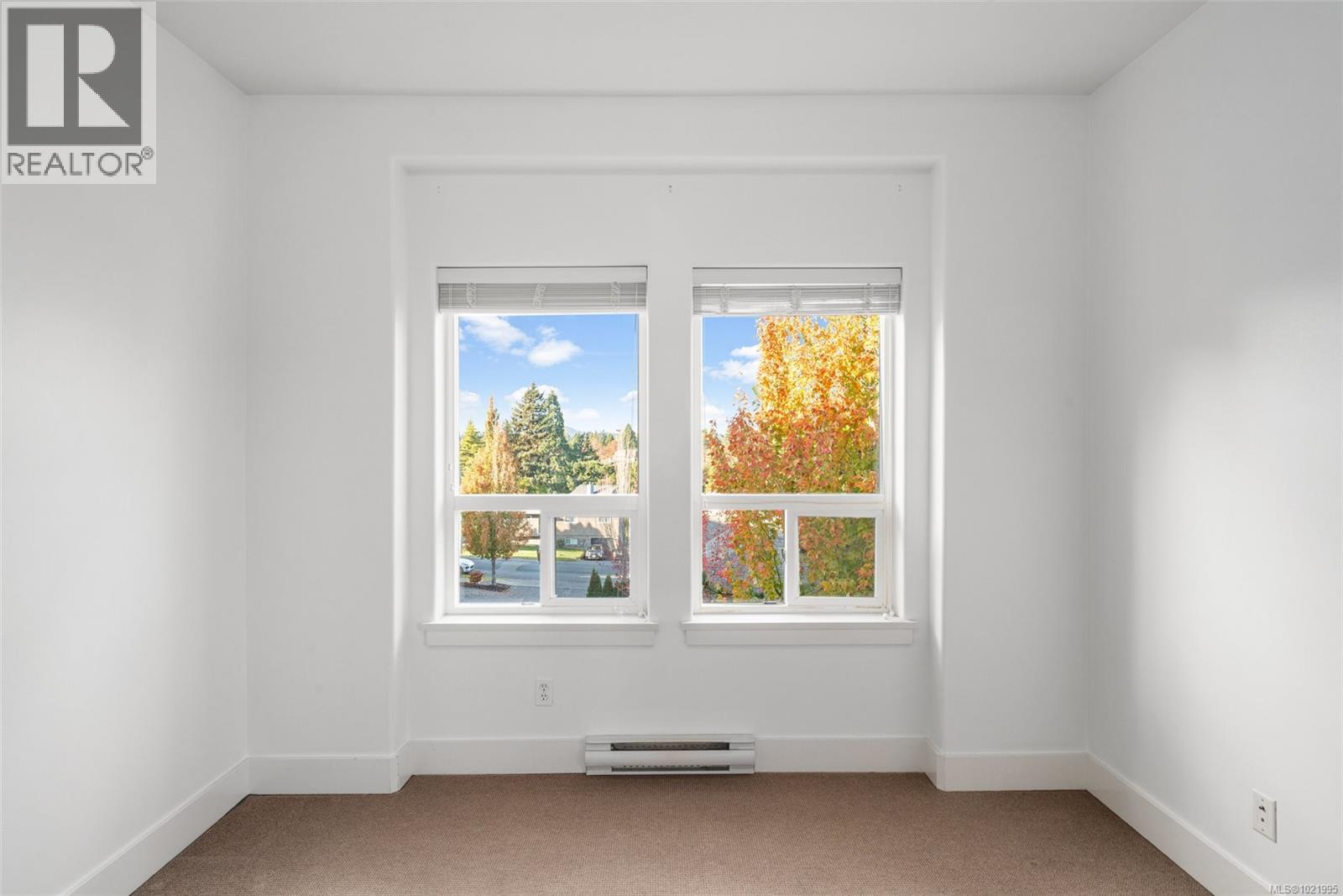 307 3915 Carey Road, Saanich