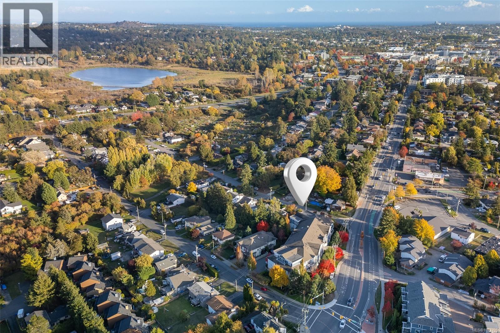 307 3915 Carey Road, Saanich