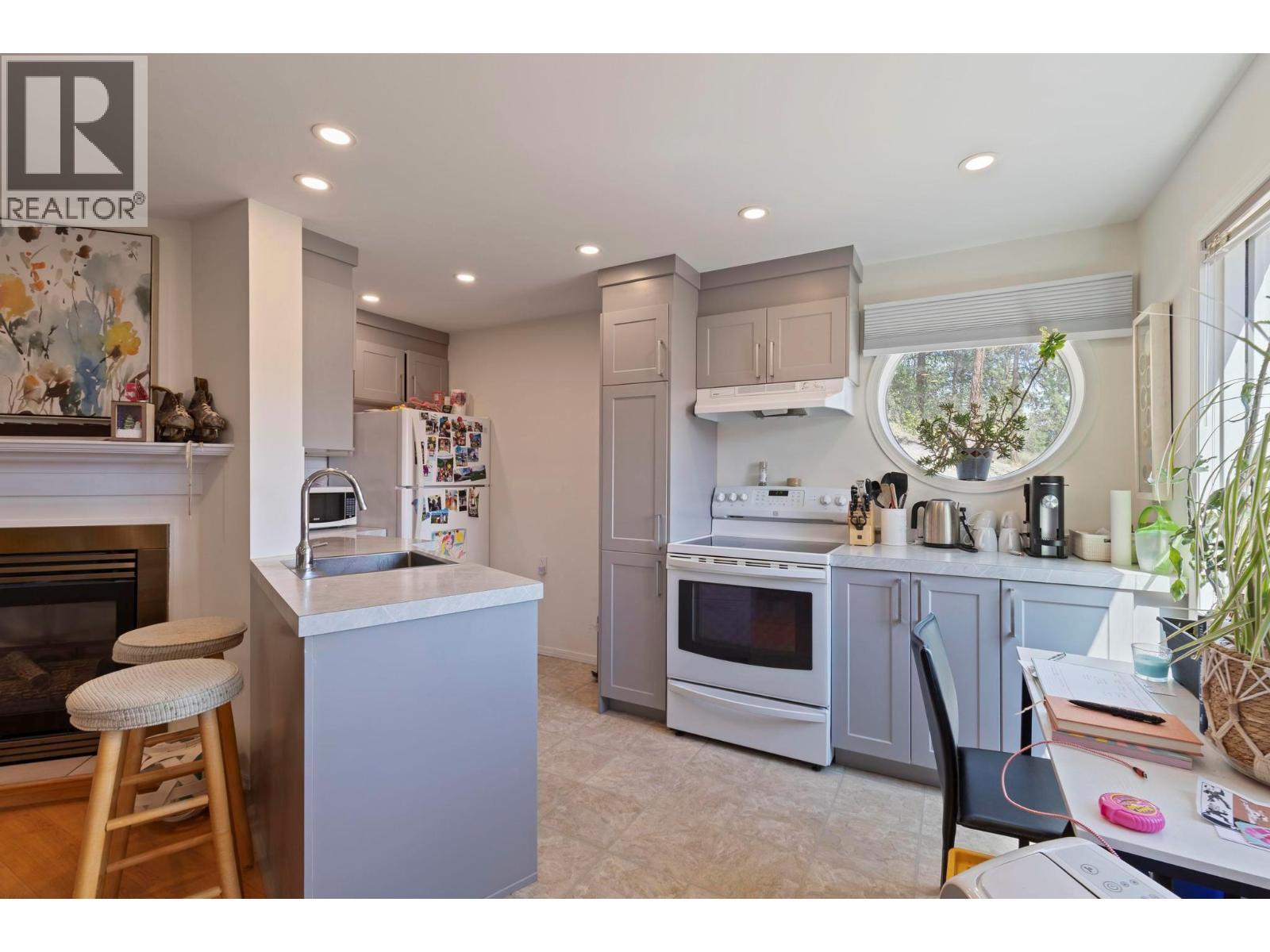  2266 Omineca Place, Kelowna