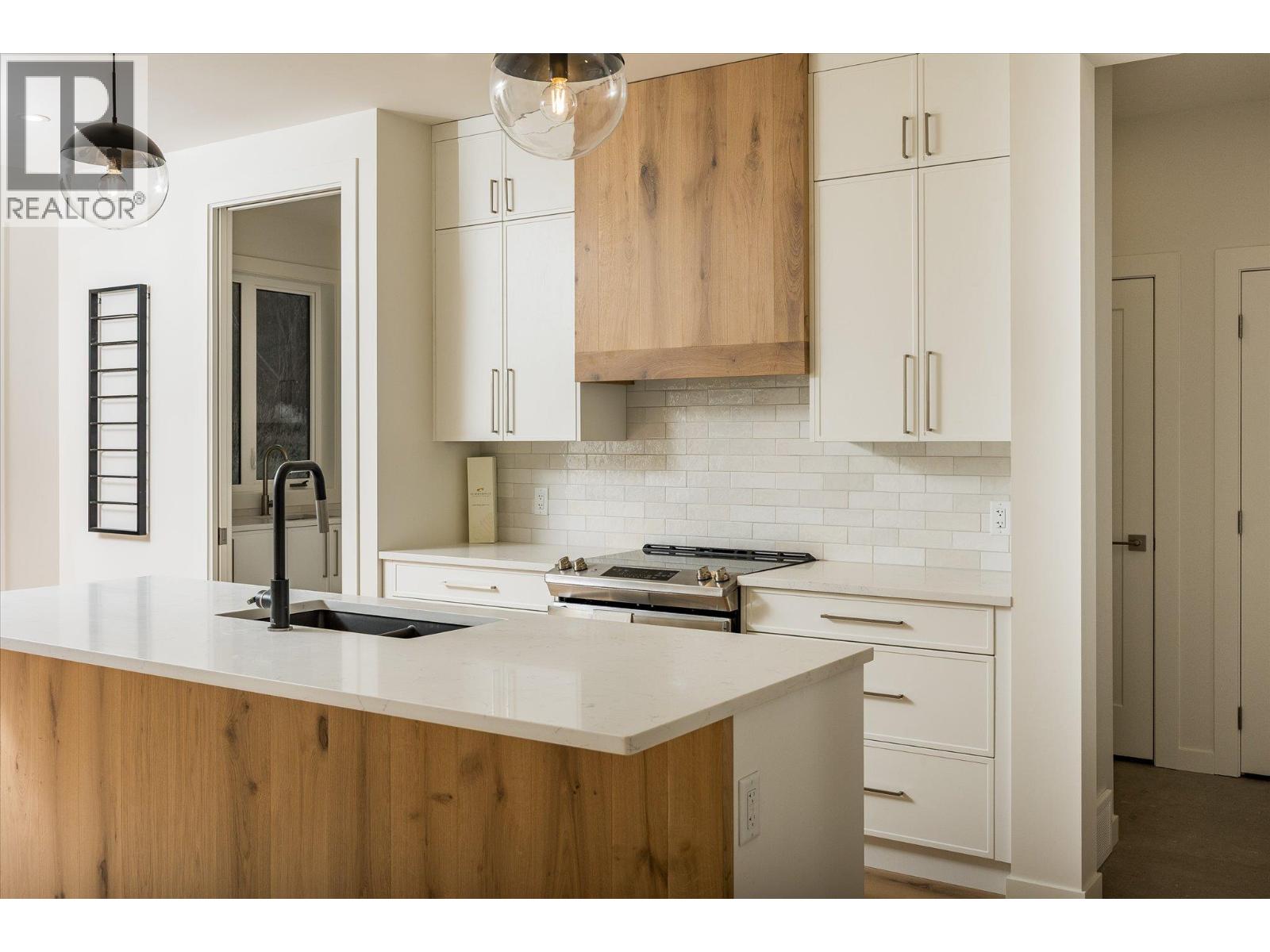  980 Bull Crescent, Kelowna