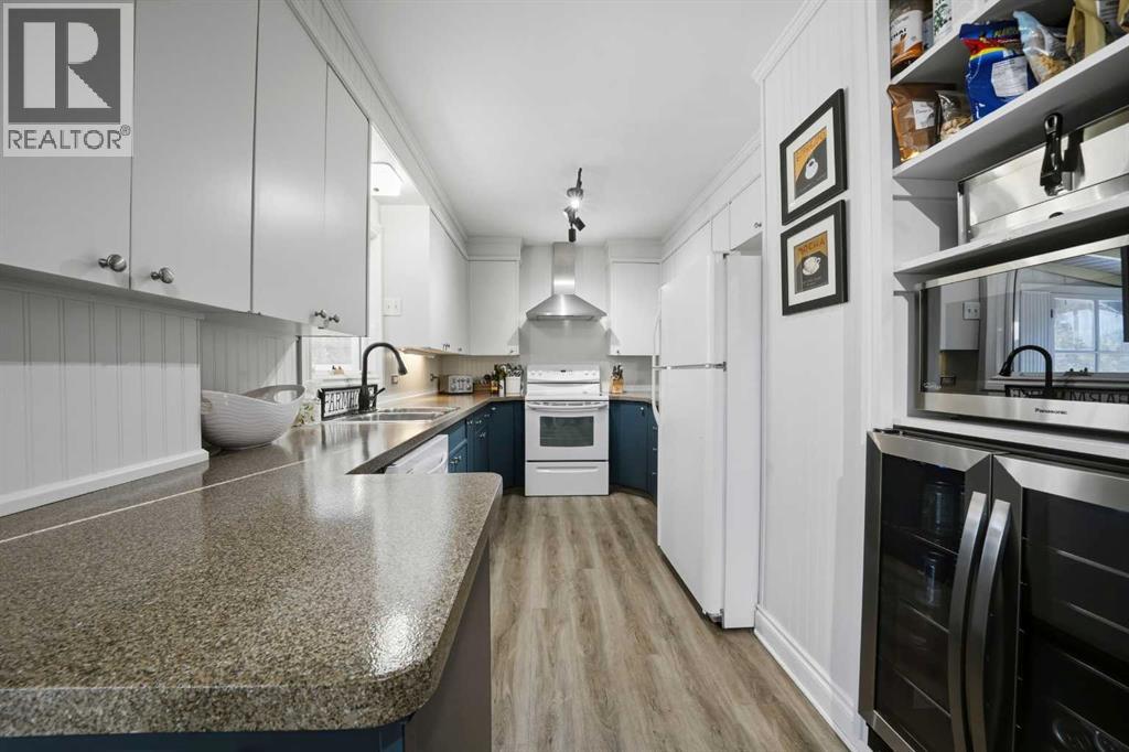 Single Family House for Sale in   Avenue Mountview Red Deer 