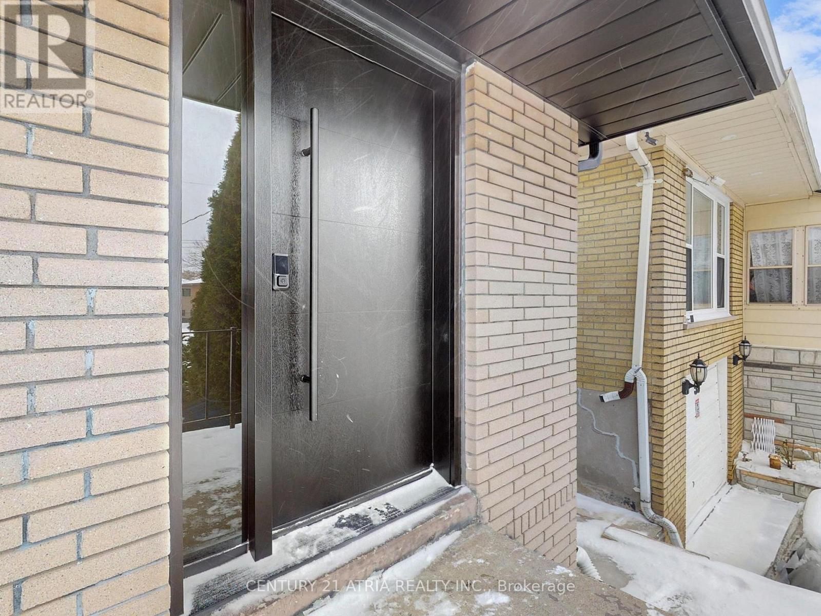 57 SADDLE RIDGE DRIVE - Photo 2 of 20, Toronto (Victoria Village), Ontario