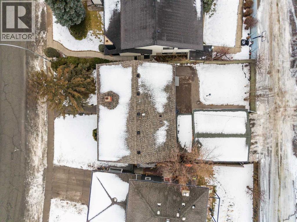 Single Family House Bi-level for Sale in  Lake Crimson Drive SE Lake Bonavista Calgary 