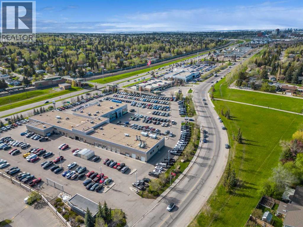 Single Family House Bi-level for Sale in  Lake Crimson Drive SE Lake Bonavista Calgary 