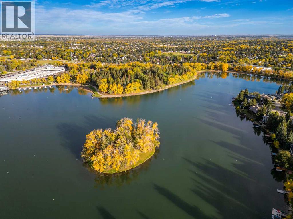 Single Family House Bi-level for Sale in  Lake Crimson Drive SE Lake Bonavista Calgary 