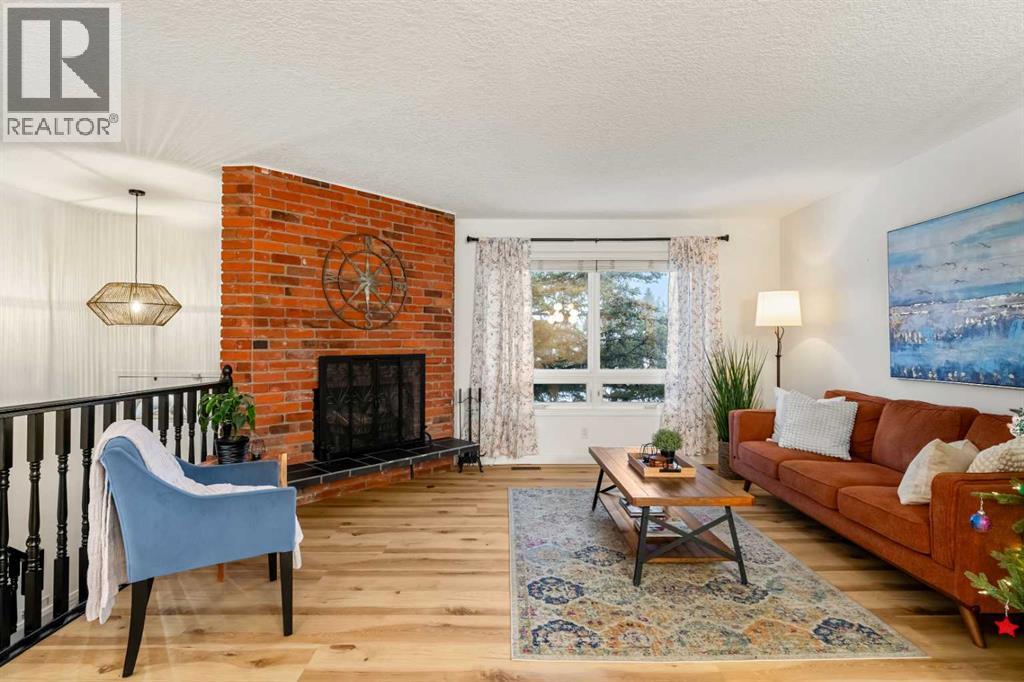 Single Family House Bi-level for Sale in  Lake Crimson Drive SE Lake Bonavista Calgary 