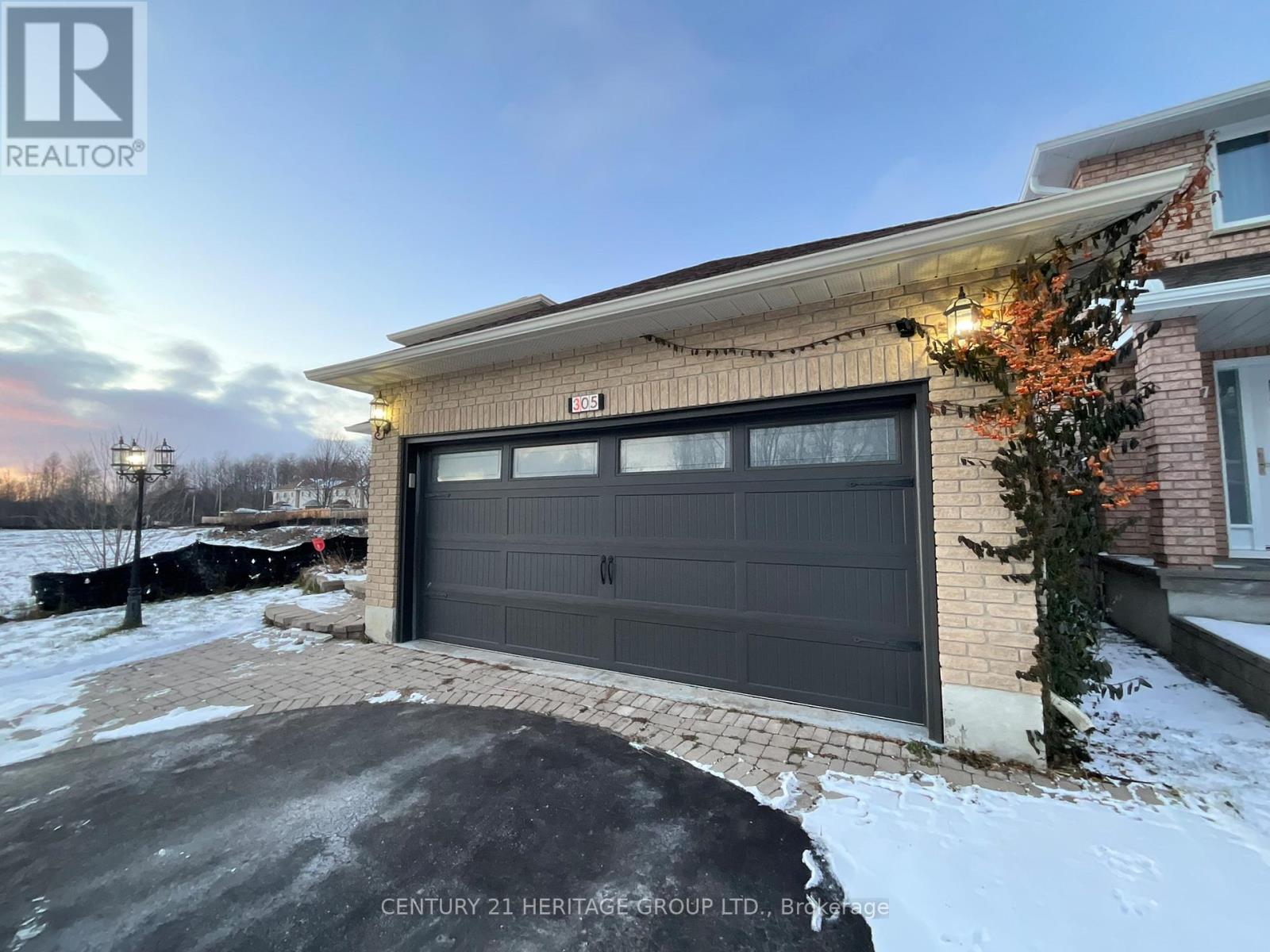305 SANDRINGHAM DRIVE - 2
