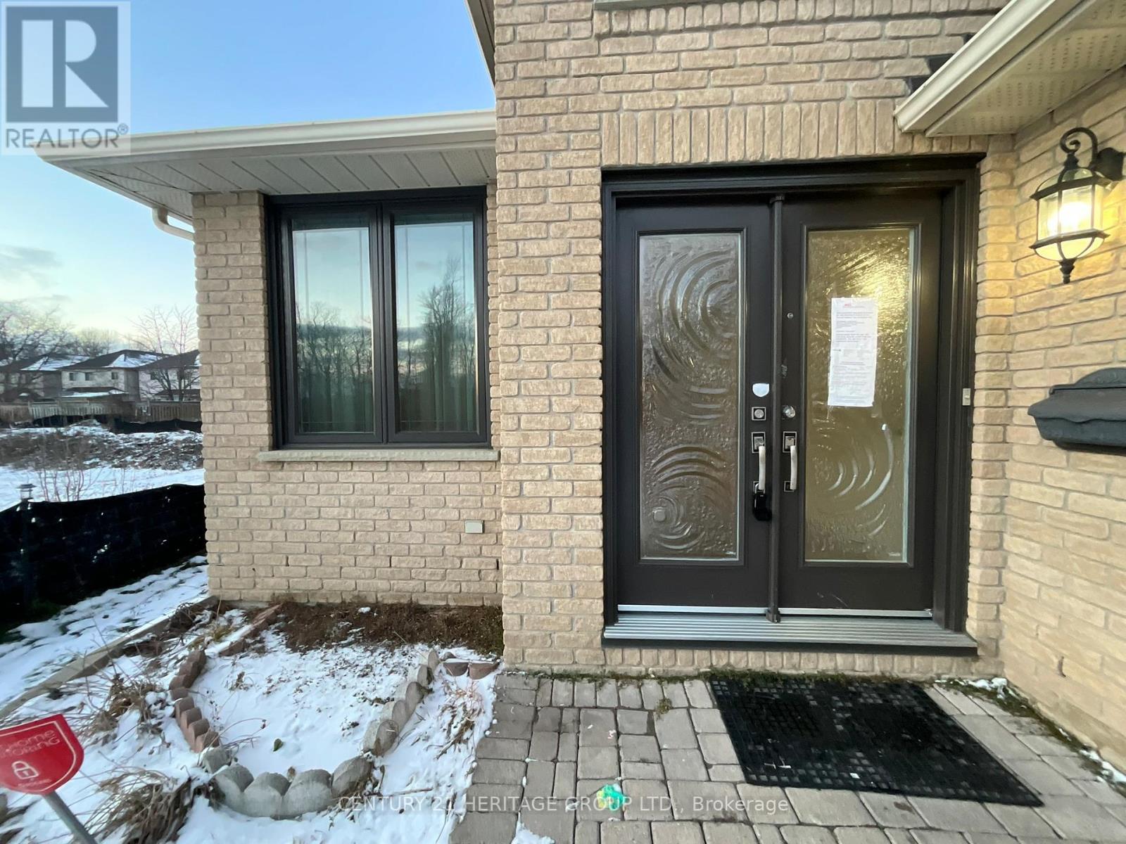 305 SANDRINGHAM DRIVE - 4