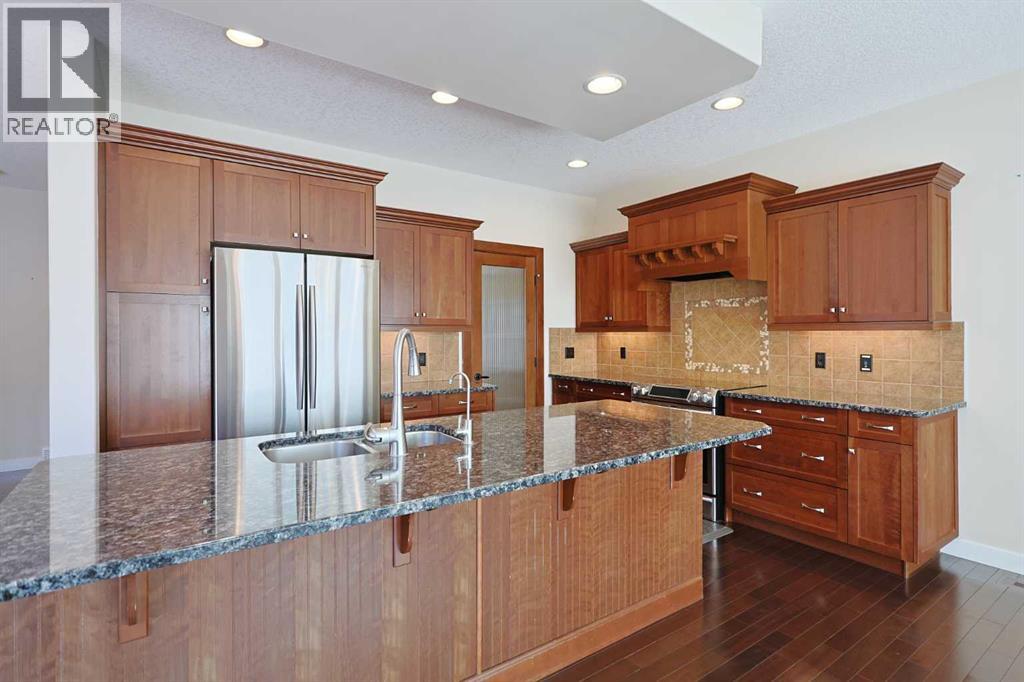 Single Family House for Sale in  Tuscany Estates Drive NW Tuscany Calgary 