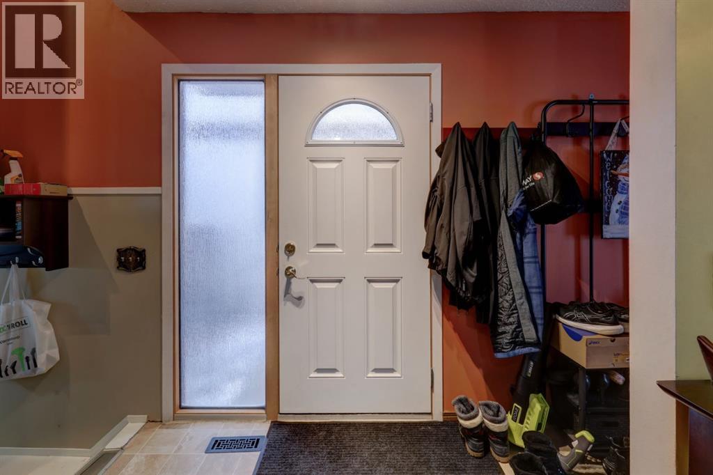 Single Family House 4 Level for Sale in  Templeby Place NE Temple Calgary 