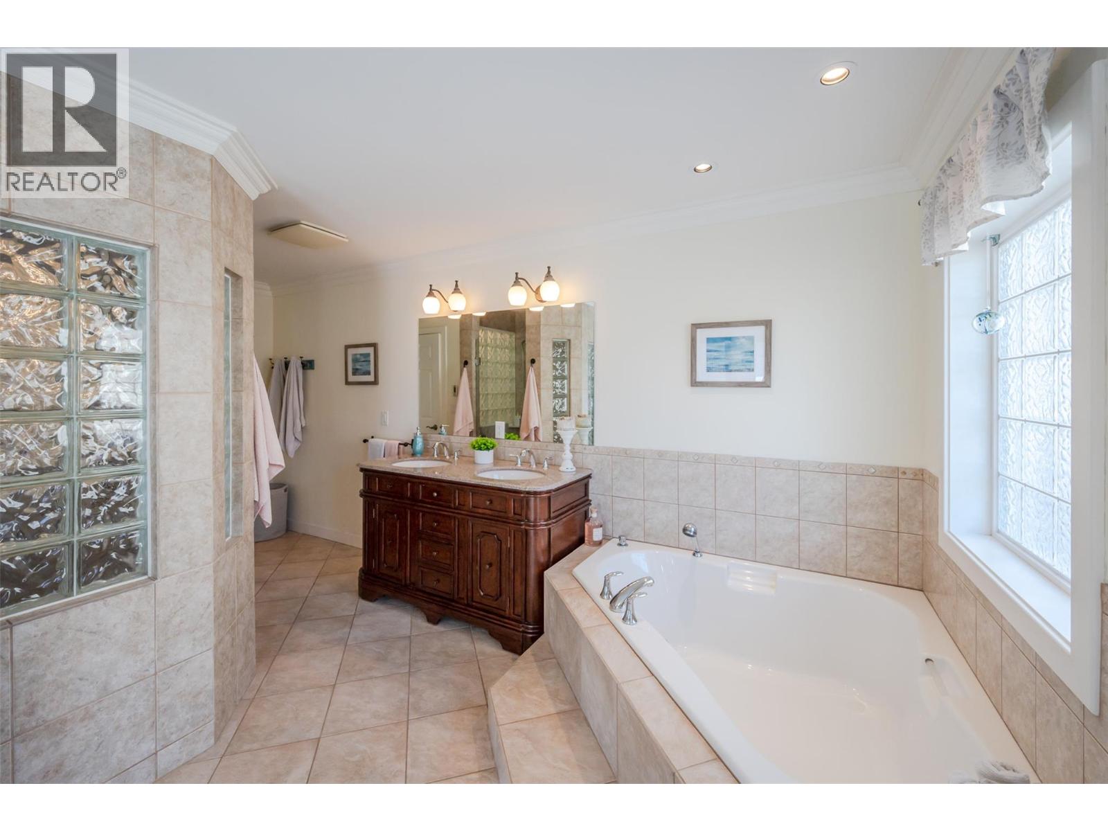 115 Elm Avenue, Penticton