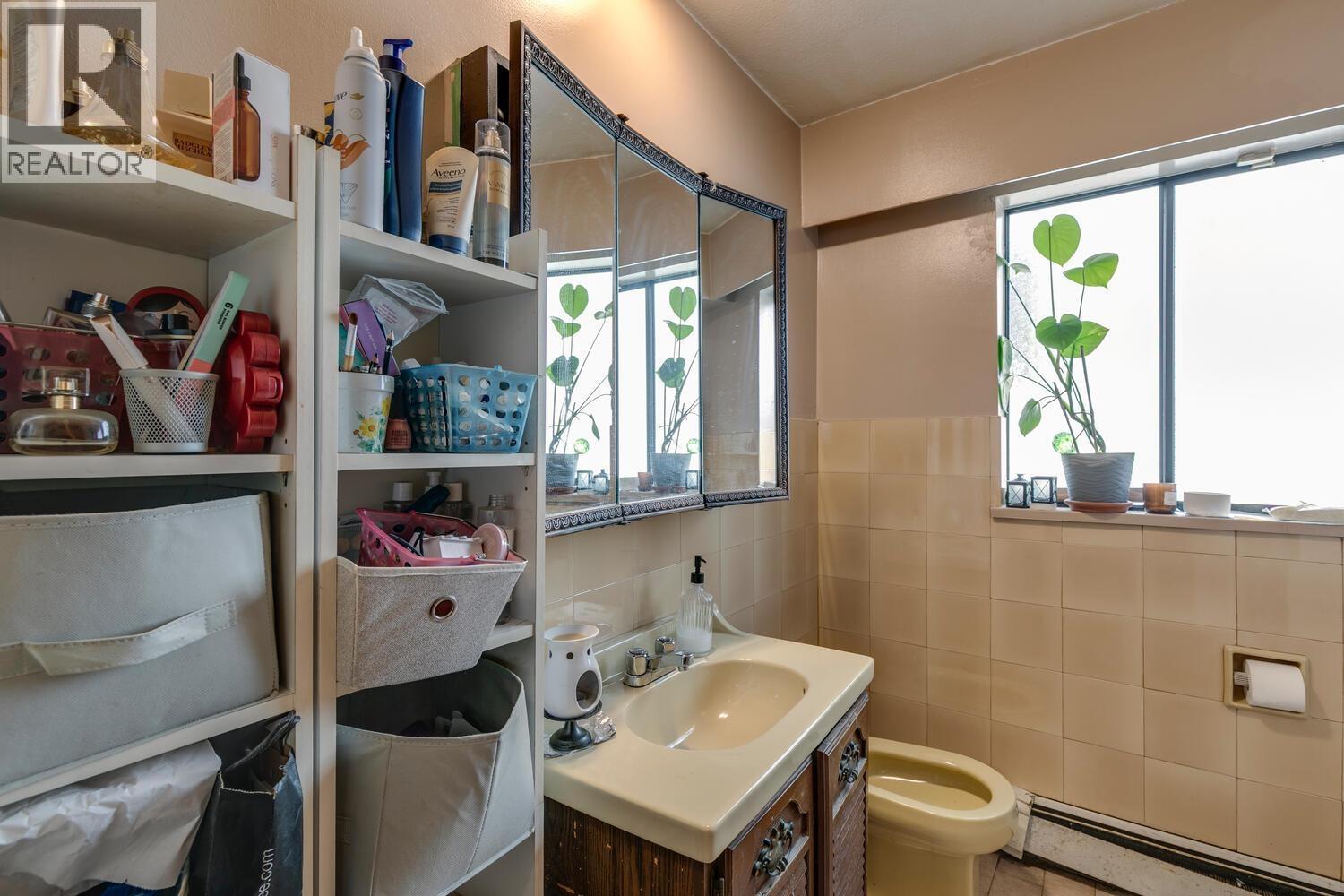 3254 E 5TH AVENUE, Vancouver