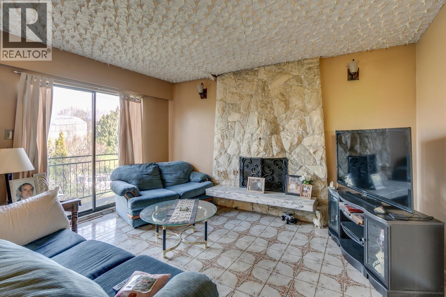 3254 E 5TH AVENUE, Vancouver