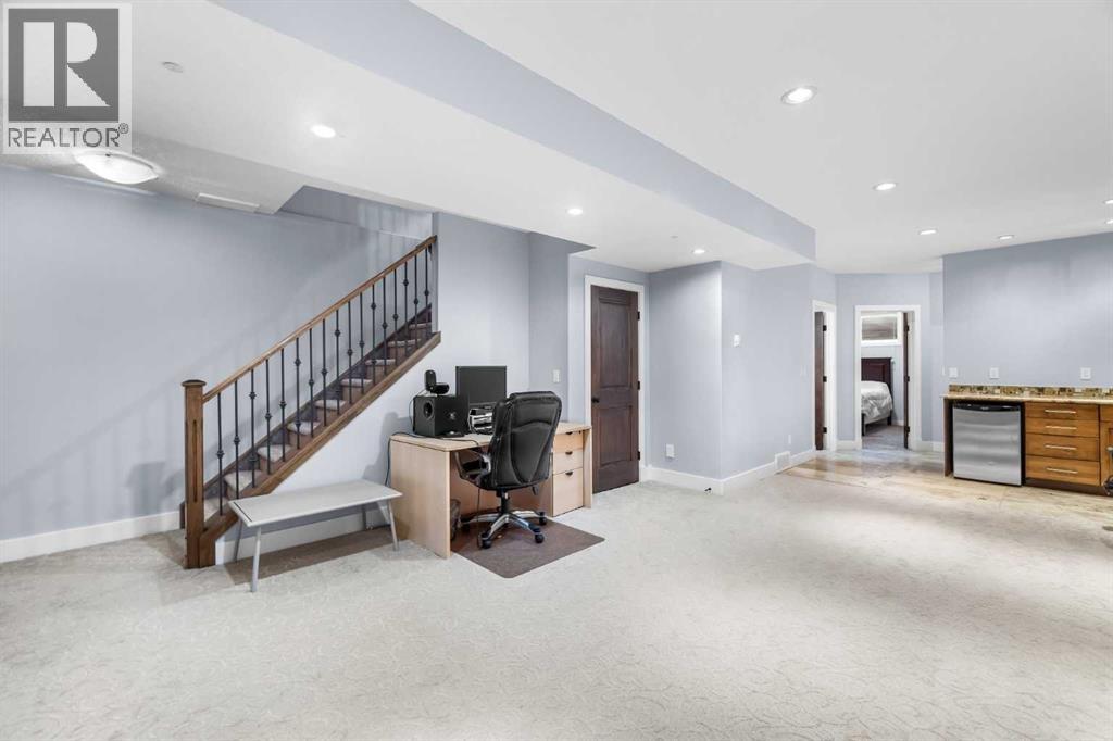 Single Family House for Sale in   Avenue NE Crescent Heights Calgary 