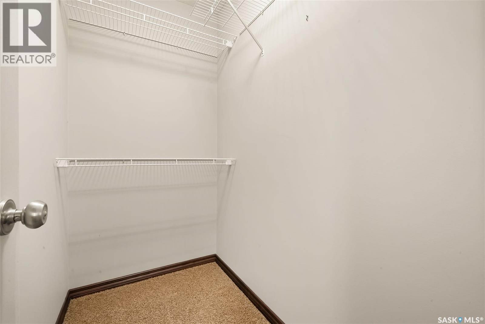 Single Family House 2 Level for Sale in  Broderick ROAD Regina 