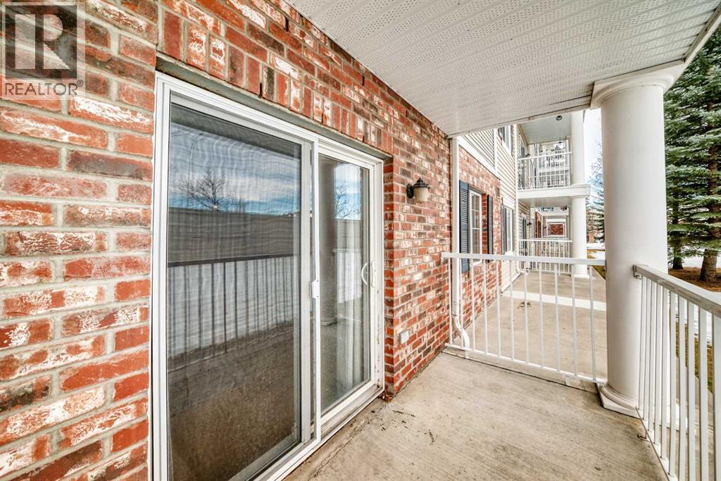 Single Family House for Sale in   COUNTRY VILLAGE Manor NE Country Hills Village Calgary 