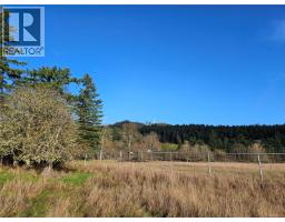 4299 Blenkinsop Rd, Saanich, BC V8X2C3 Photo 7