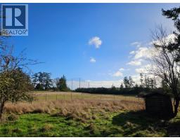 4299 Blenkinsop Rd, Saanich, BC V8X2C3 Photo 8