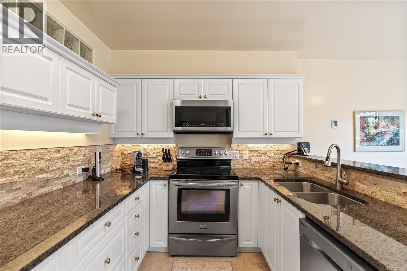 102 405 Quebec Street, Victoria